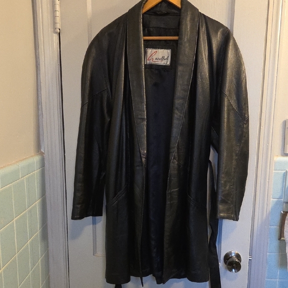 Excelled Sleek Black Leather Women's Coat XL - Picture 6 of 11